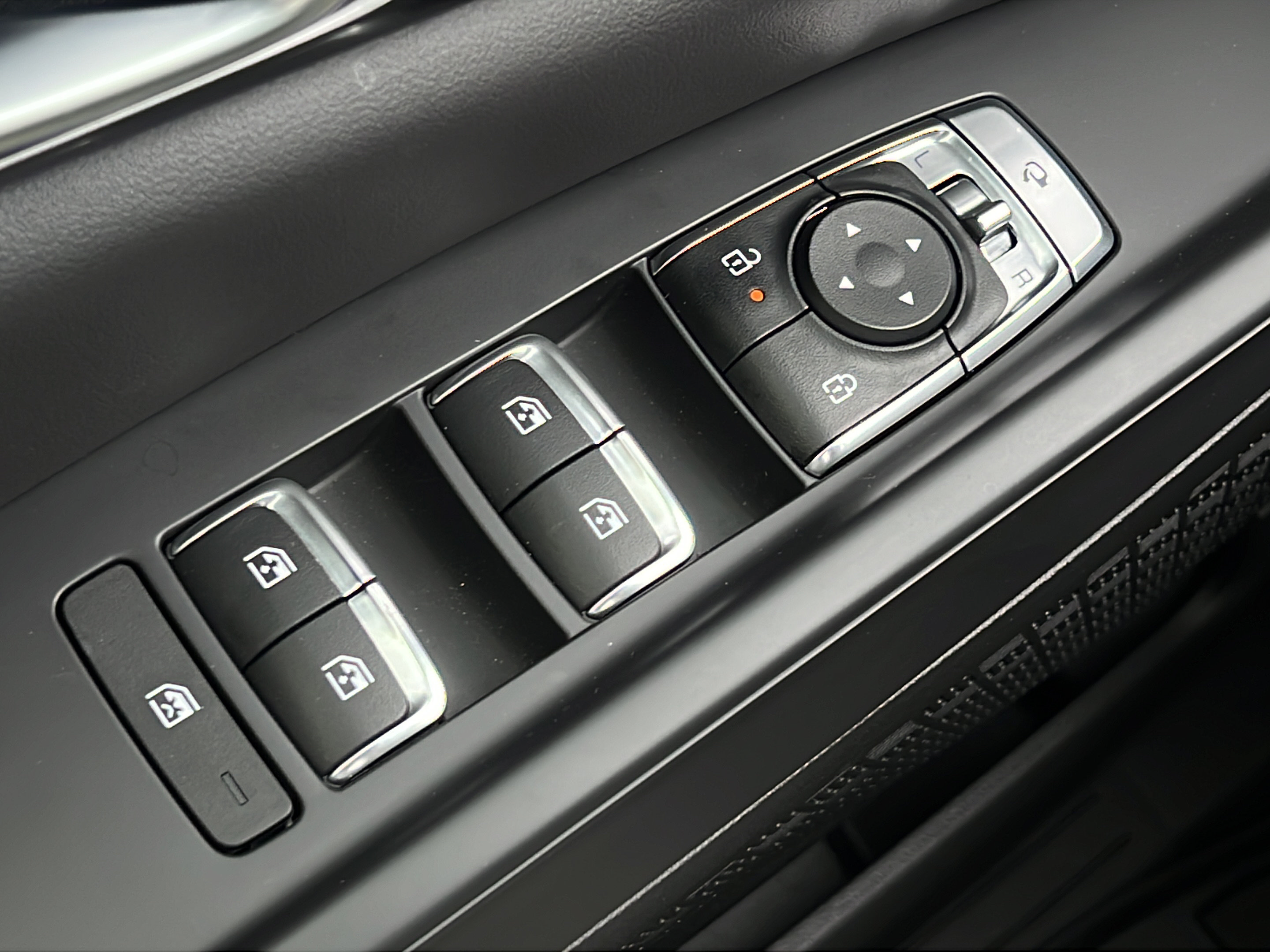 Used 2025 Kia Carnival SX Prestige FWD image 20