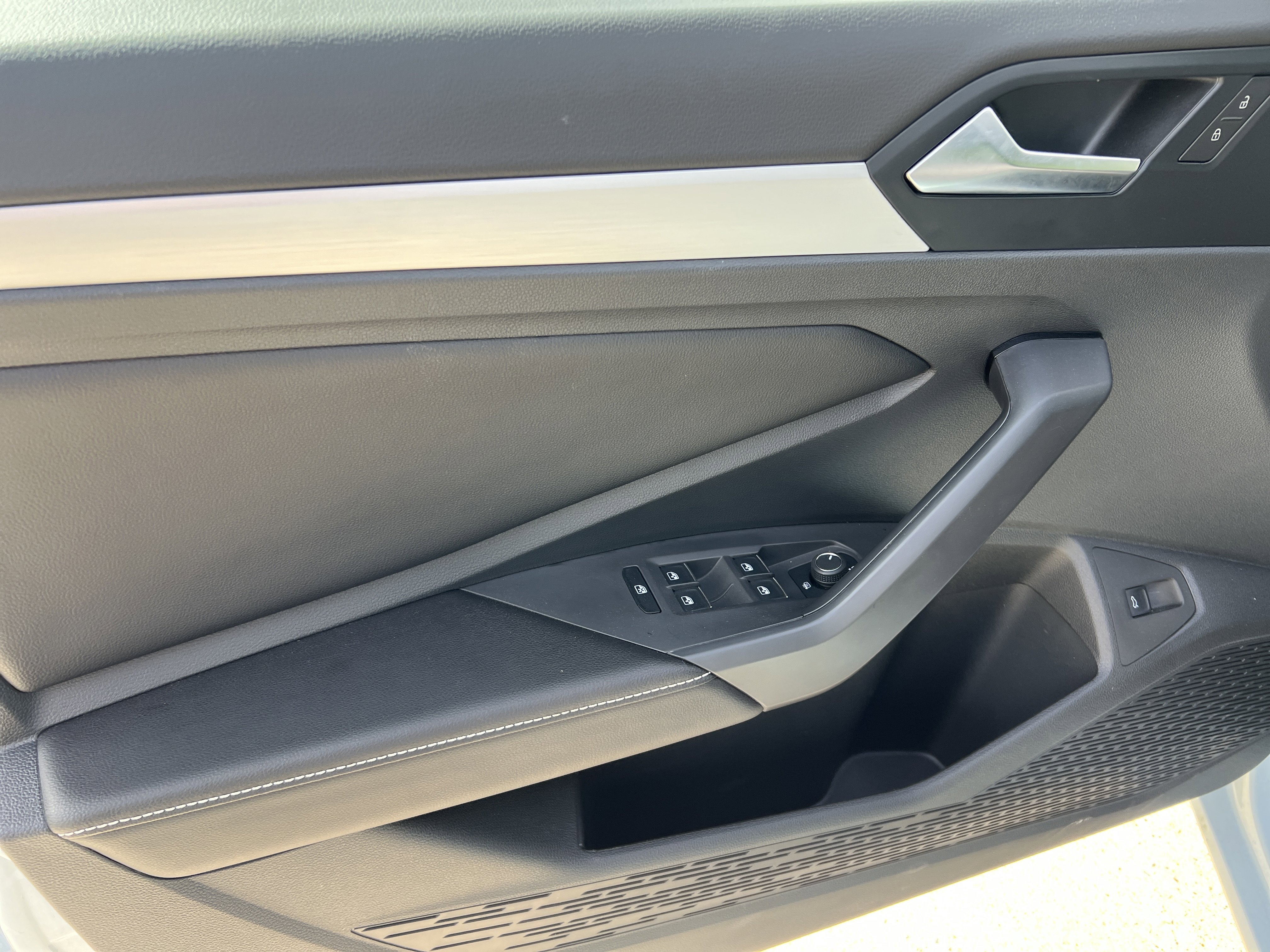 Used 2025 Volkswagen Jetta Sport image 13