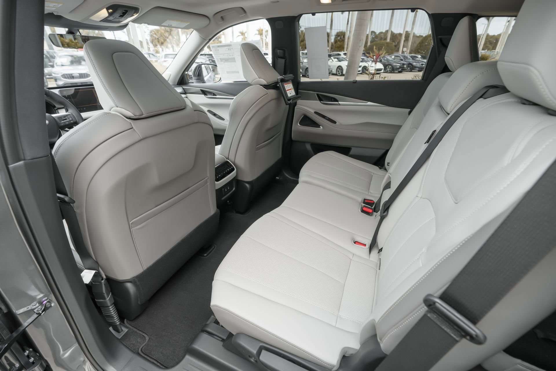 New 2026 INFINITI QX60 Luxe w/ Family Package image 26