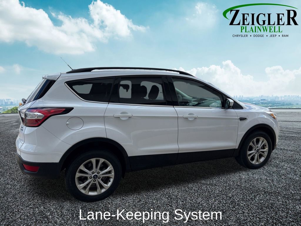 Used 2018 Ford Escape SE w/ Ford Safe & Smart Package image 9