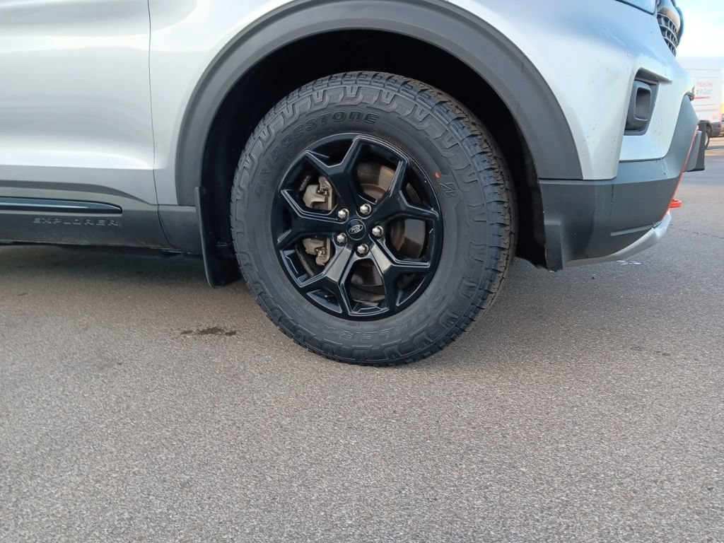 Used 2023 Ford Explorer Timberline w/ Timberline Technology Package AWD/4WD image 3