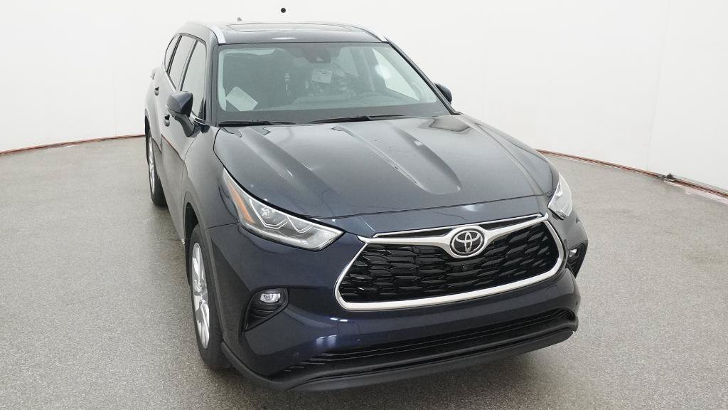 New 2026 Toyota Highlander Limited AWD/4WD image 17