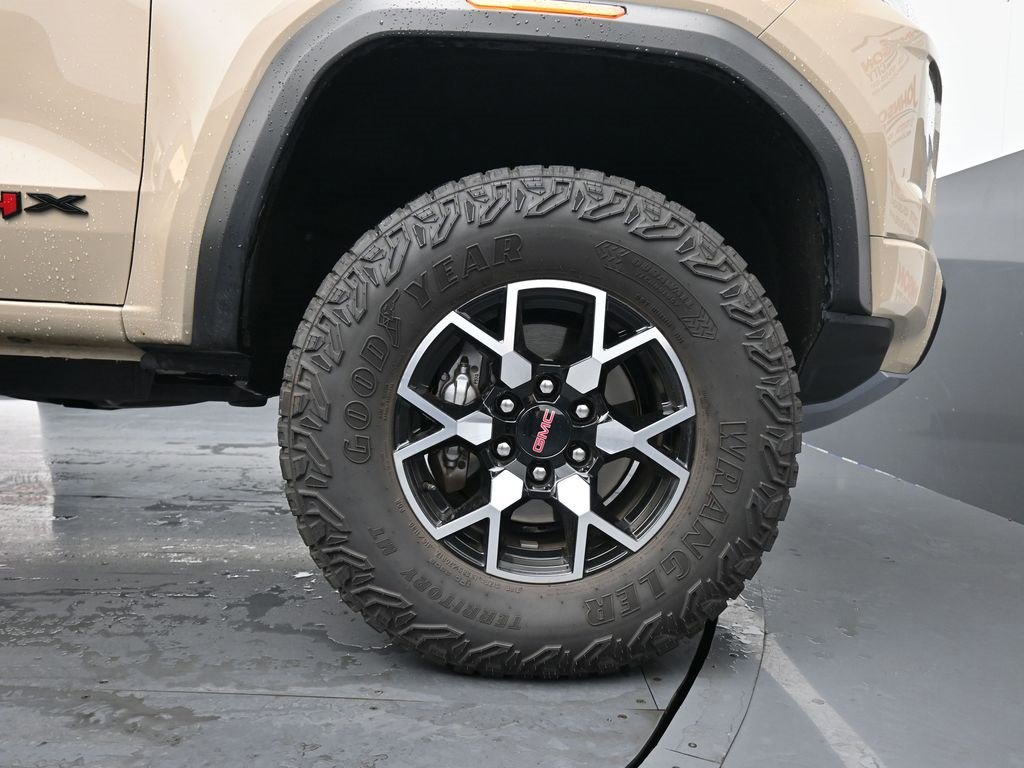 Used 2024 GMC Canyon AT4X image 11