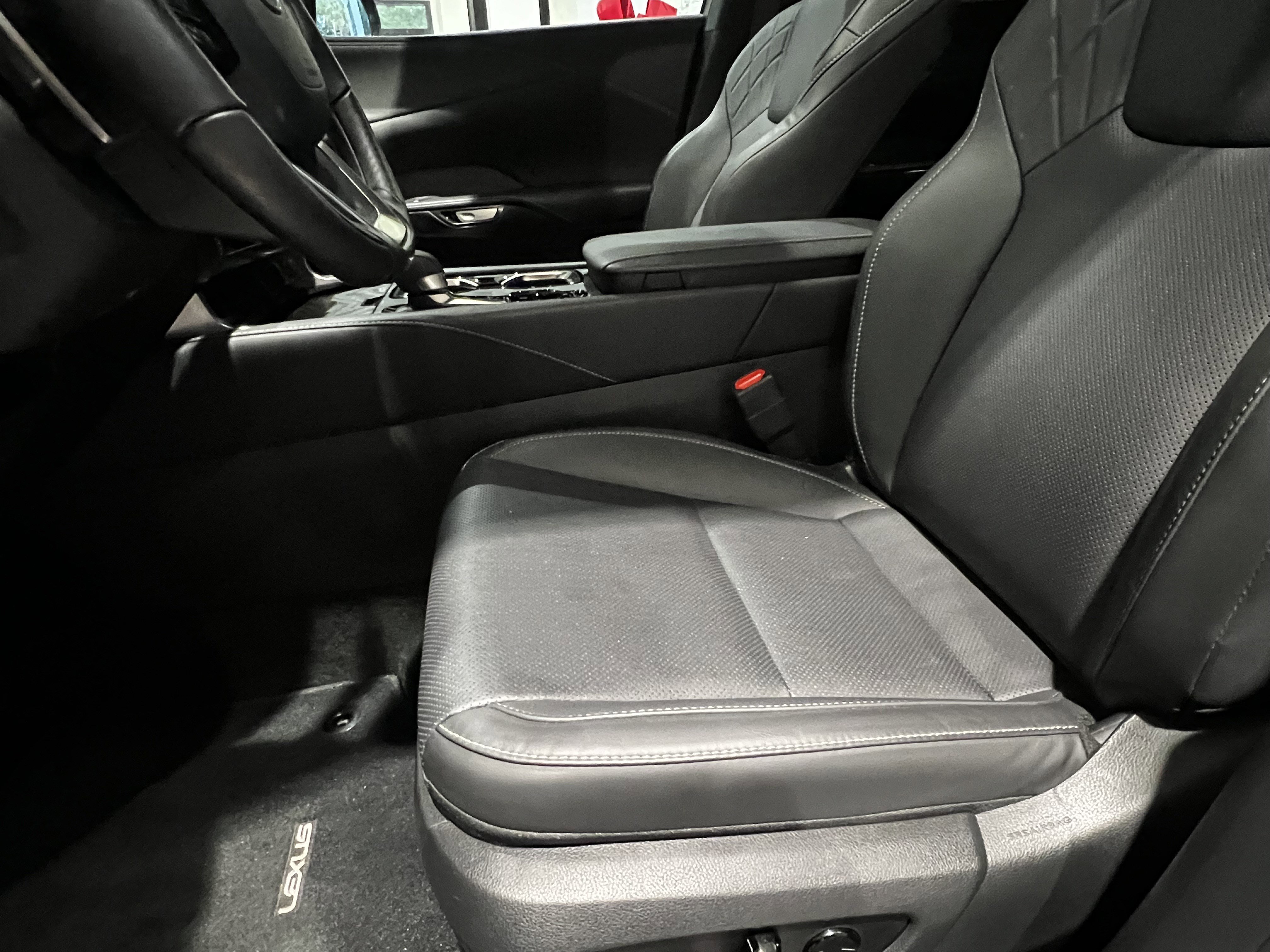 Certified 2025 Lexus RX 350 Premium w/ Accessory Package (Z1) FWD image 16