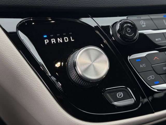 Used 2022 Chrysler Pacifica Touring-L FWD image 17