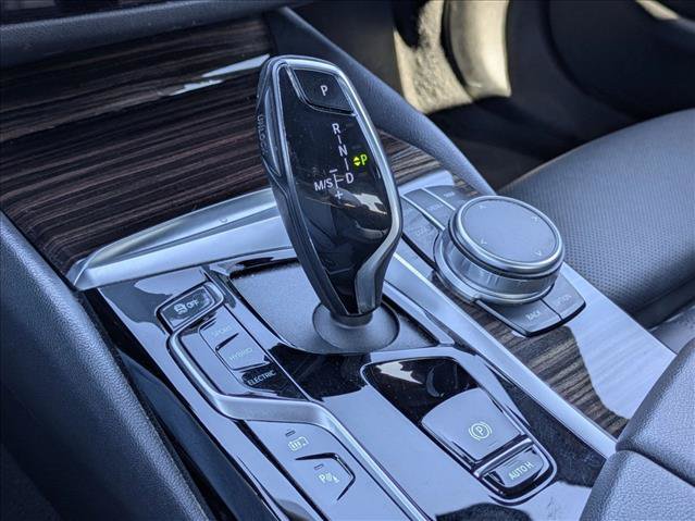 Used 2021 BMW 530e w/ Premium Package RWD image 12