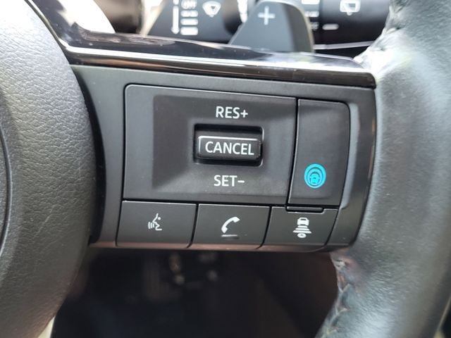 Used 2022 Nissan Pathfinder SL w/ SL Black Package FWD image 13