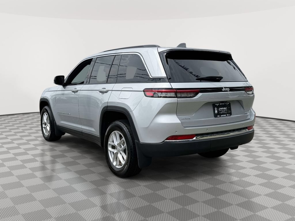 Used 2025 Jeep Grand Cherokee Laredo X AWD/4WD image 10