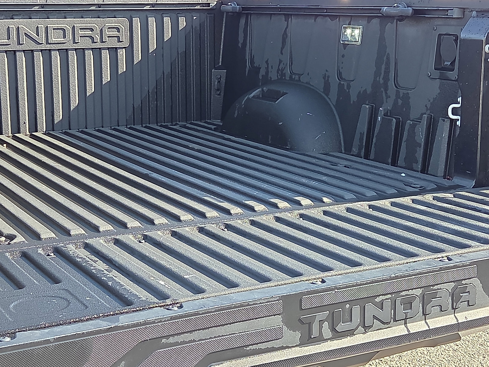 Used 2024 Toyota Tundra Limited image 9