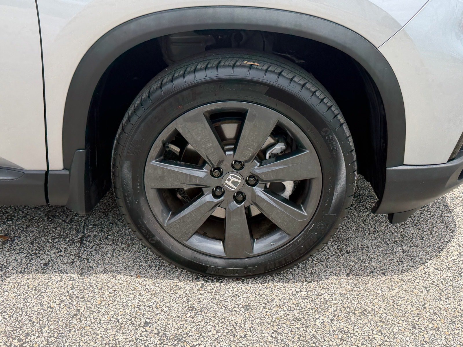 Used 2025 Honda Pilot Sport image 9
