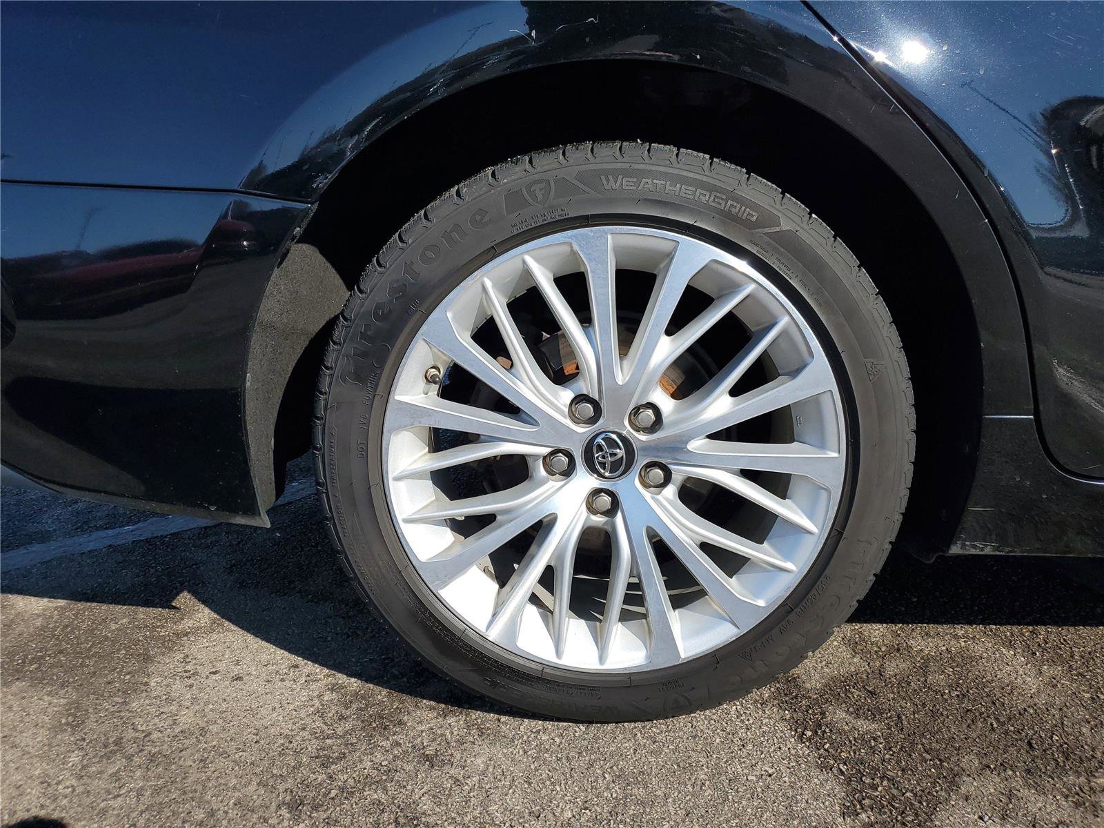 Used 2019 Toyota Camry XLE image 6