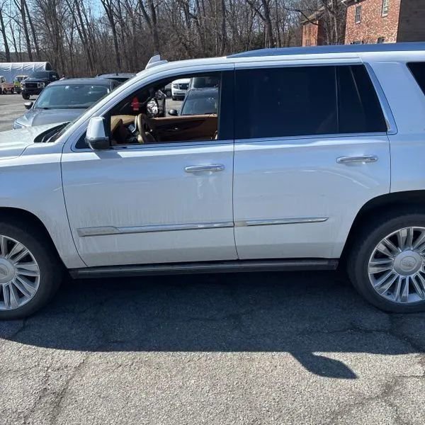 Used 2017 Cadillac Escalade Platinum AWD/4WD image 4