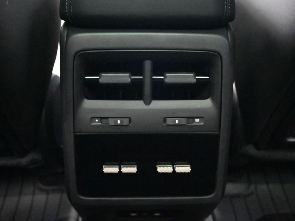 New 2026 Porsche Macan Turbo Electric image 8