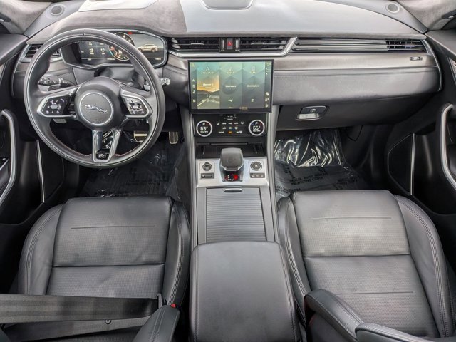 Used 2025 Jaguar F-PACE SVR 575 Edition image 18