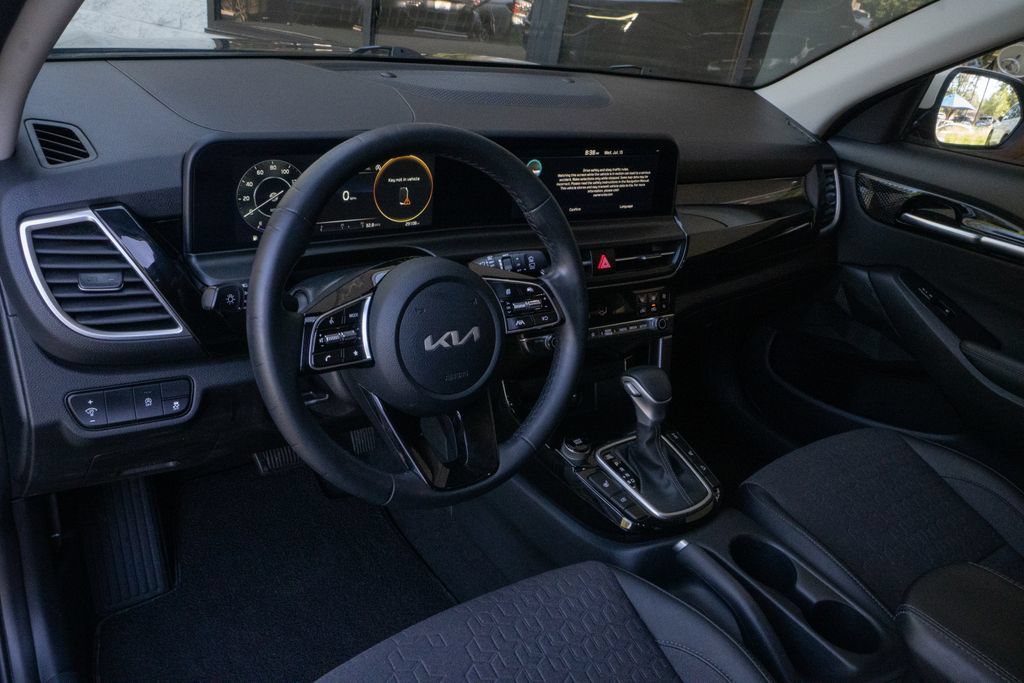 Used 2024 Kia Seltos S AWD/4WD image 9