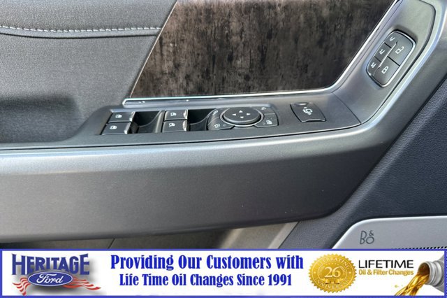 New 2026 Ford F250 Lariat w/ Black Appearance Package image 11