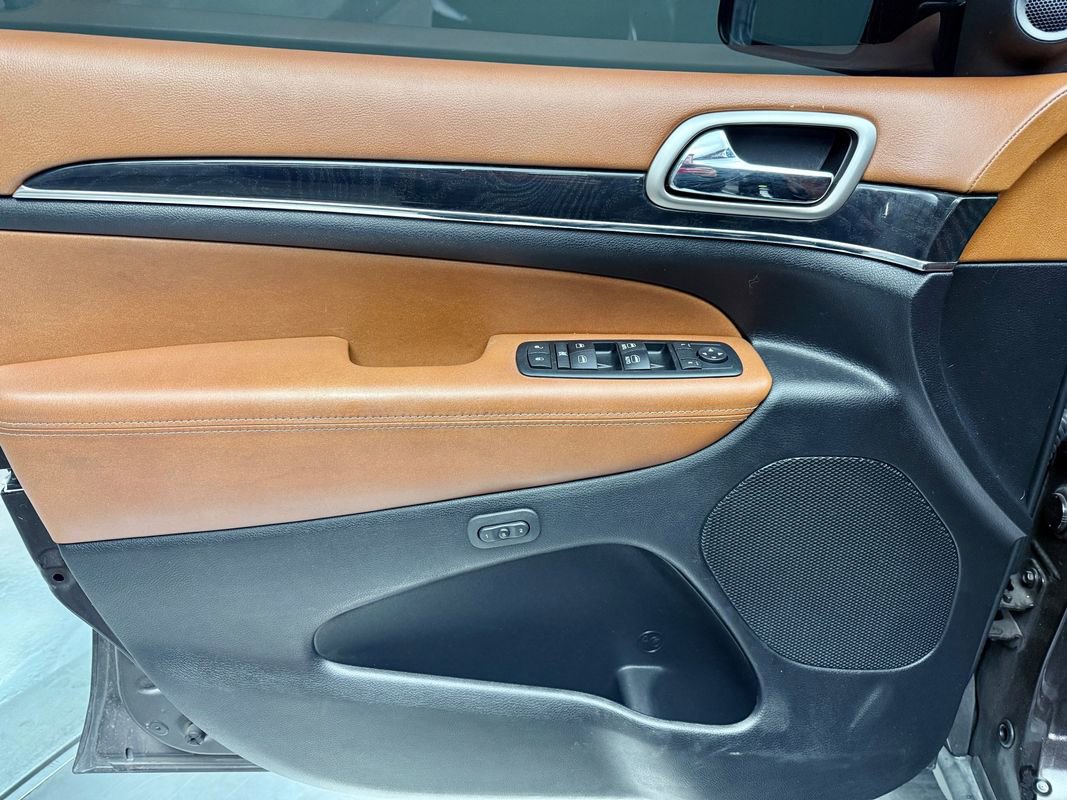 Used 2012 Jeep Grand Cherokee Overland Summit image 15