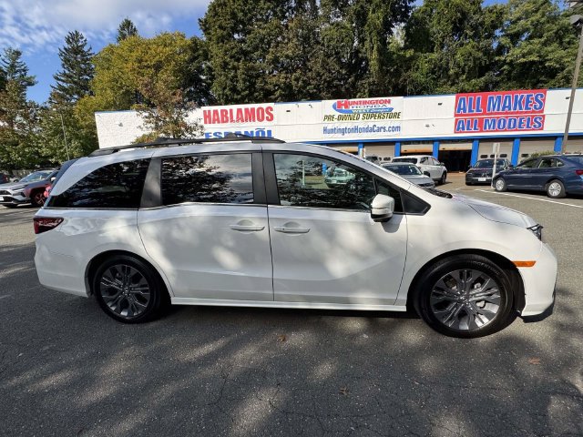 Used 2025 Honda Odyssey Touring image 9