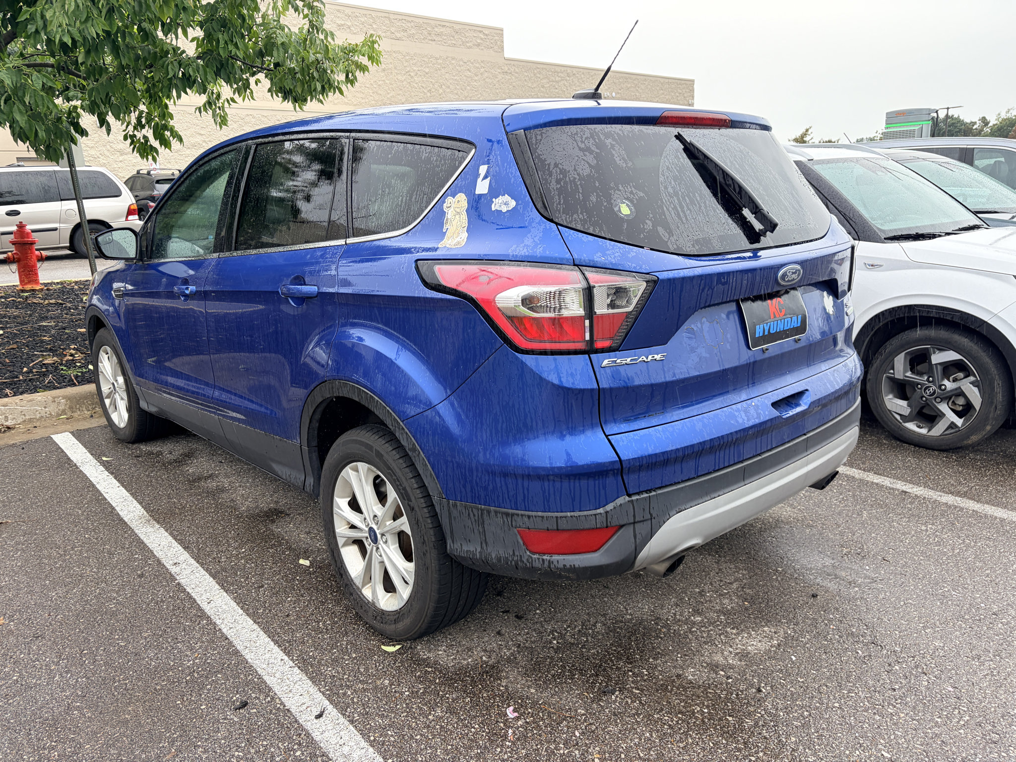 Used 2017 Ford Escape SE FWD image 3
