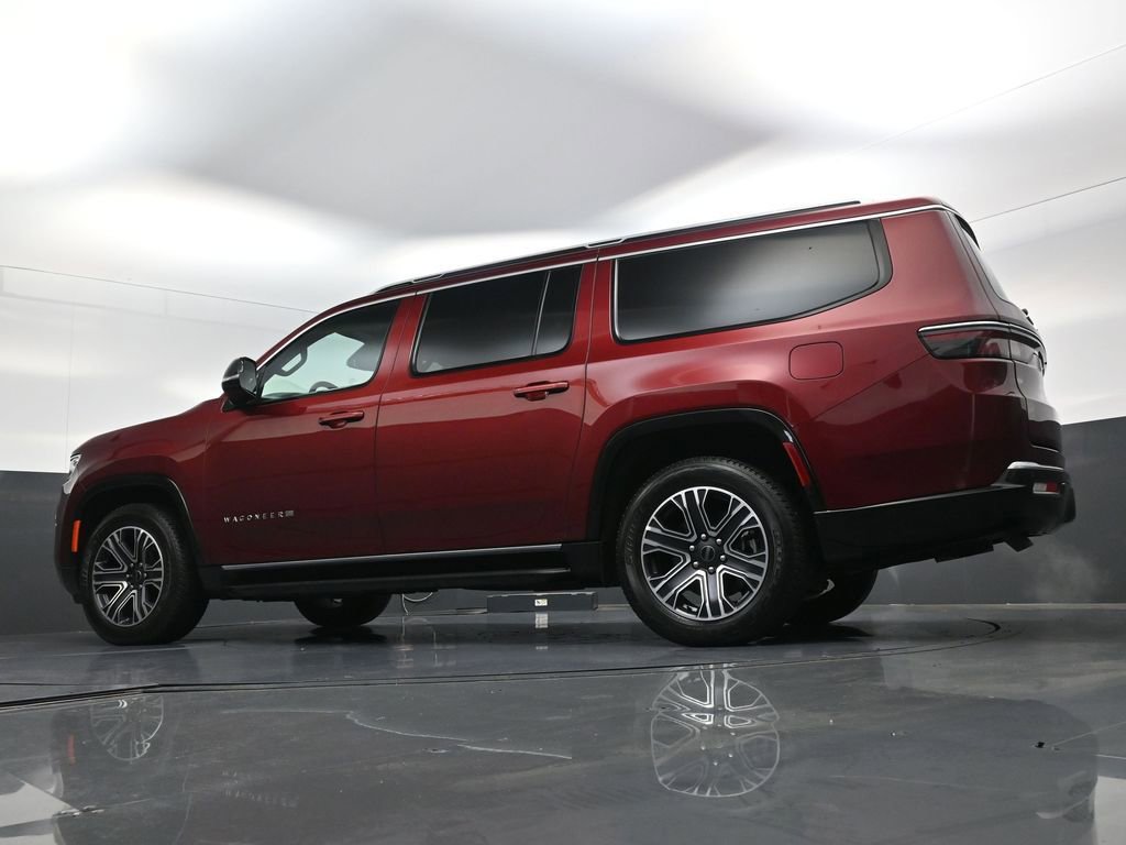 Used 2025 Jeep Wagoneer L Series II w/ 8-pass Seating Package image 22