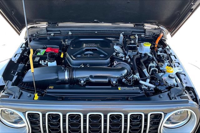 Used 2025 Jeep Wrangler Unlimited Sahara AWD/4WD image 28