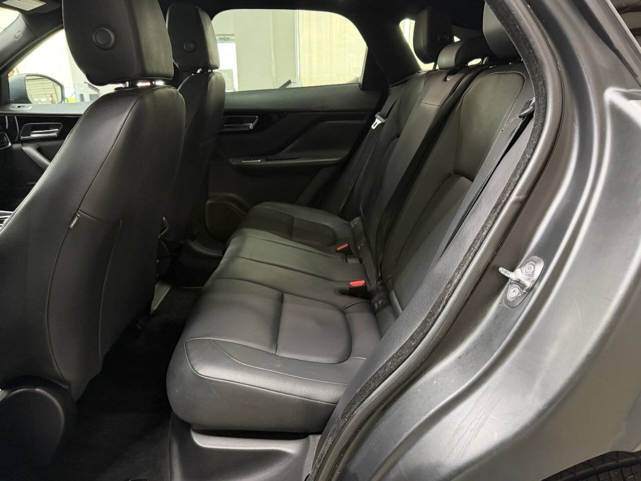 Used 2017 Jaguar F-PACE Premium AWD/4WD image 13