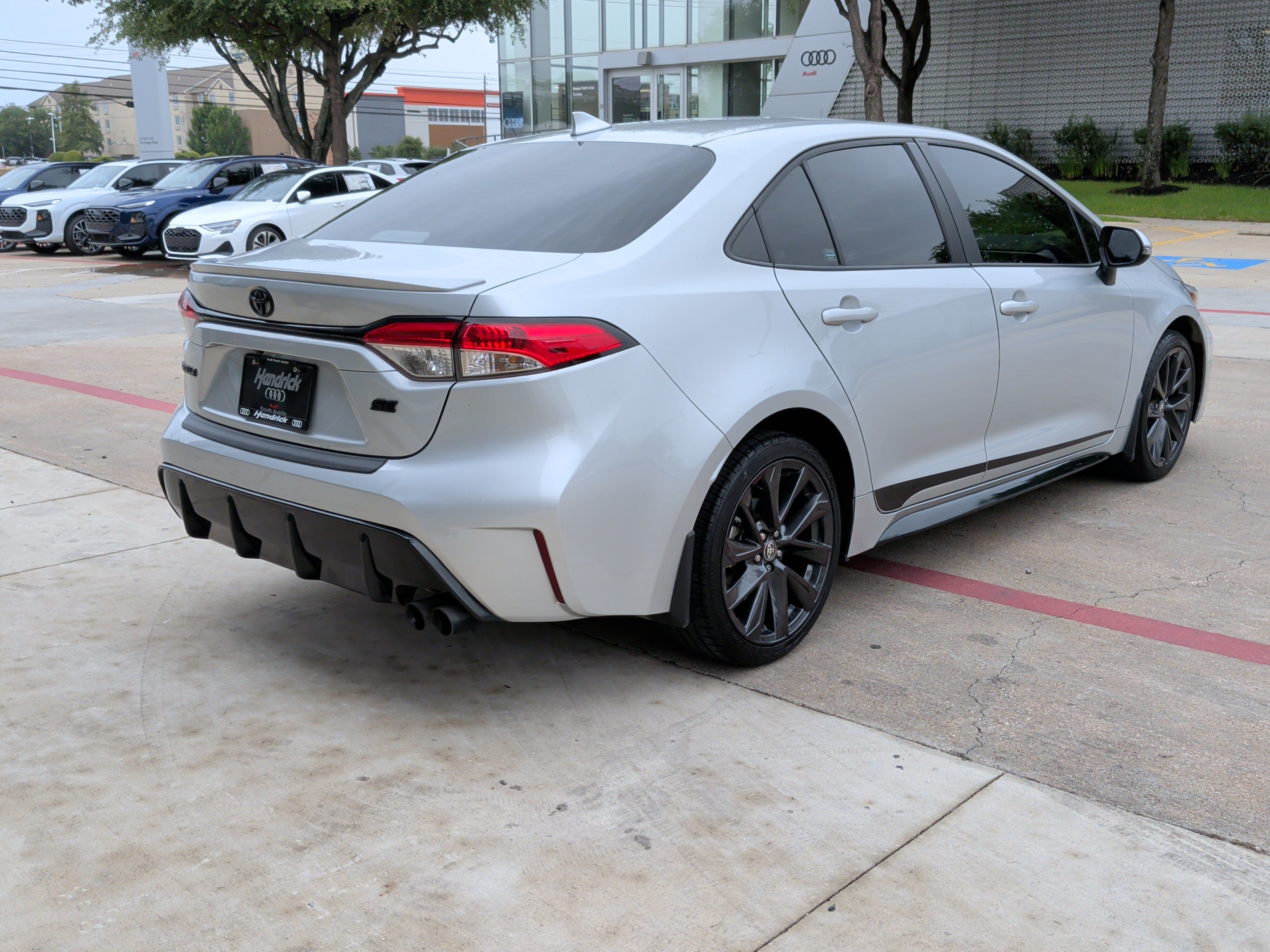 Used 2023 Toyota Corolla SE FWD image 10