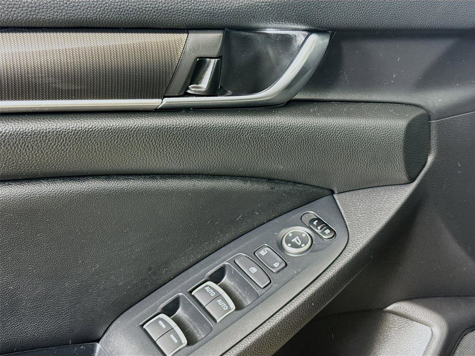 Used 2022 Honda Accord Sport image 17