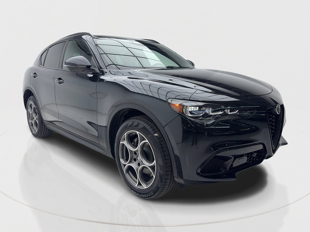 New 2025 Alfa Romeo Stelvio Sprint w/ Convenience Package image 2
