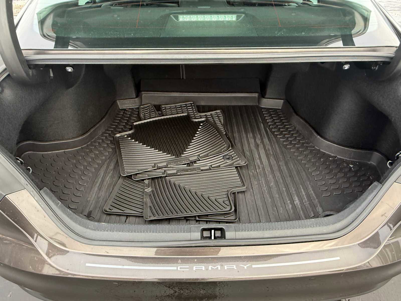 Used 2018 Toyota Camry XLE image 33