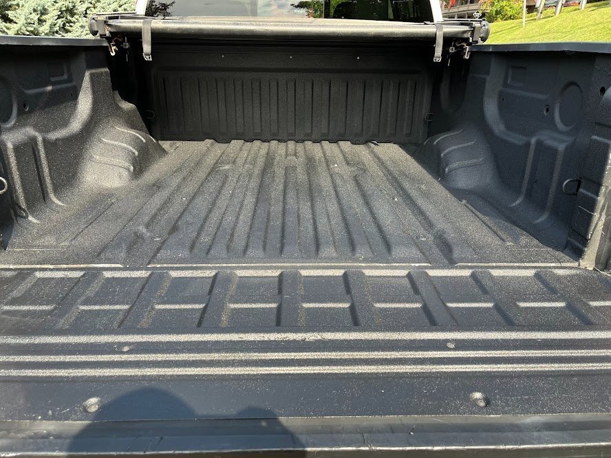 Used 2019 Nissan Titan SV image 45