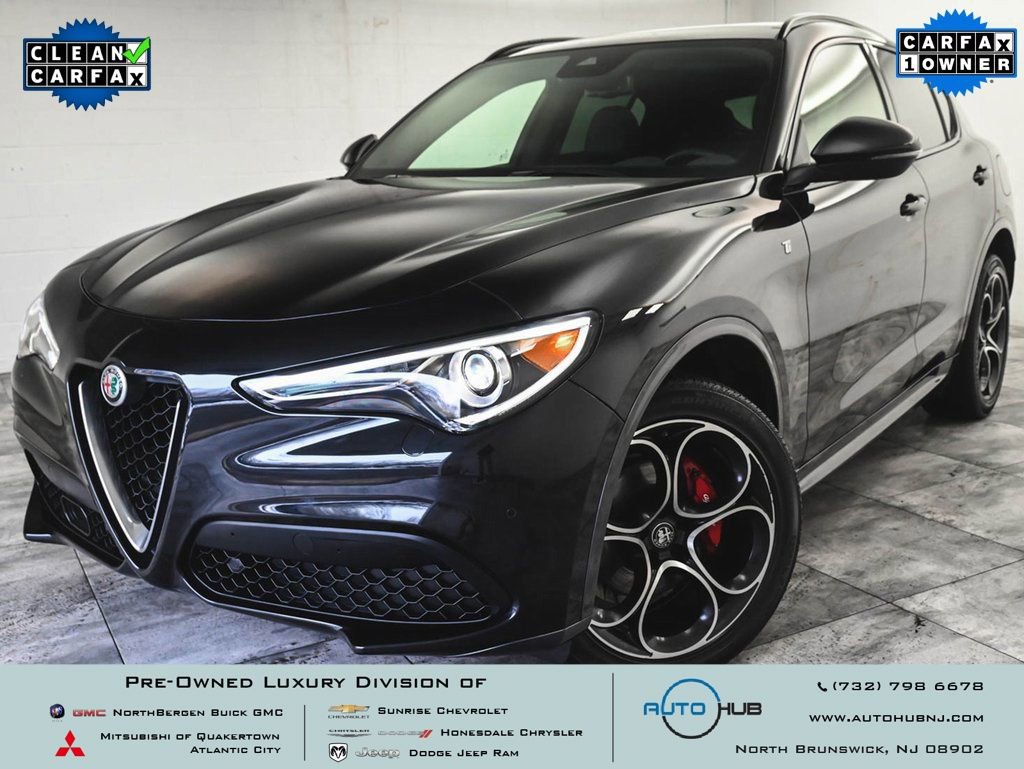 Used 2023 Alfa Romeo Stelvio Ti image 1