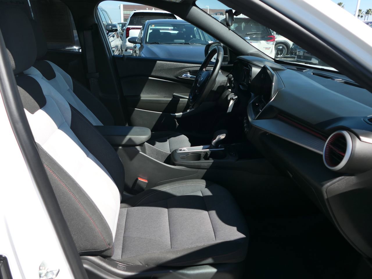 Used 2024 Chevrolet Trax RS w/ Driver Confidence Package image 27