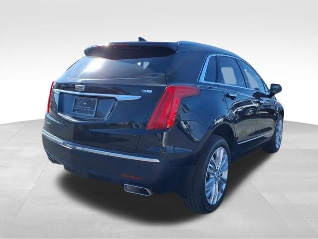 Used 2017 Cadillac XT5 Premium Luxury image 2