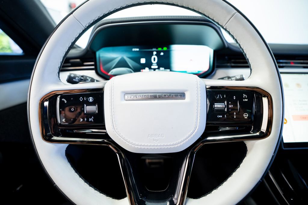 Used 2025 Land Rover Range Rover Sport Dynamic SE image 33