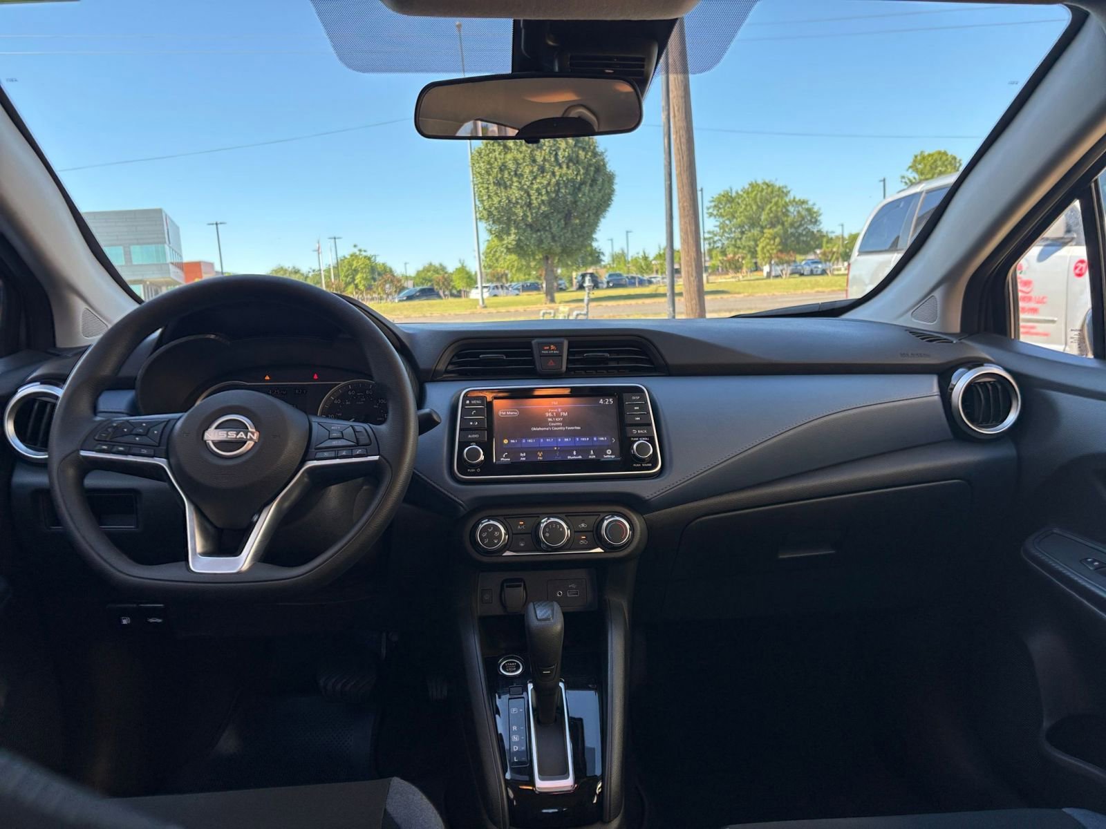 Used 2025 Nissan Versa SV FWD image 31