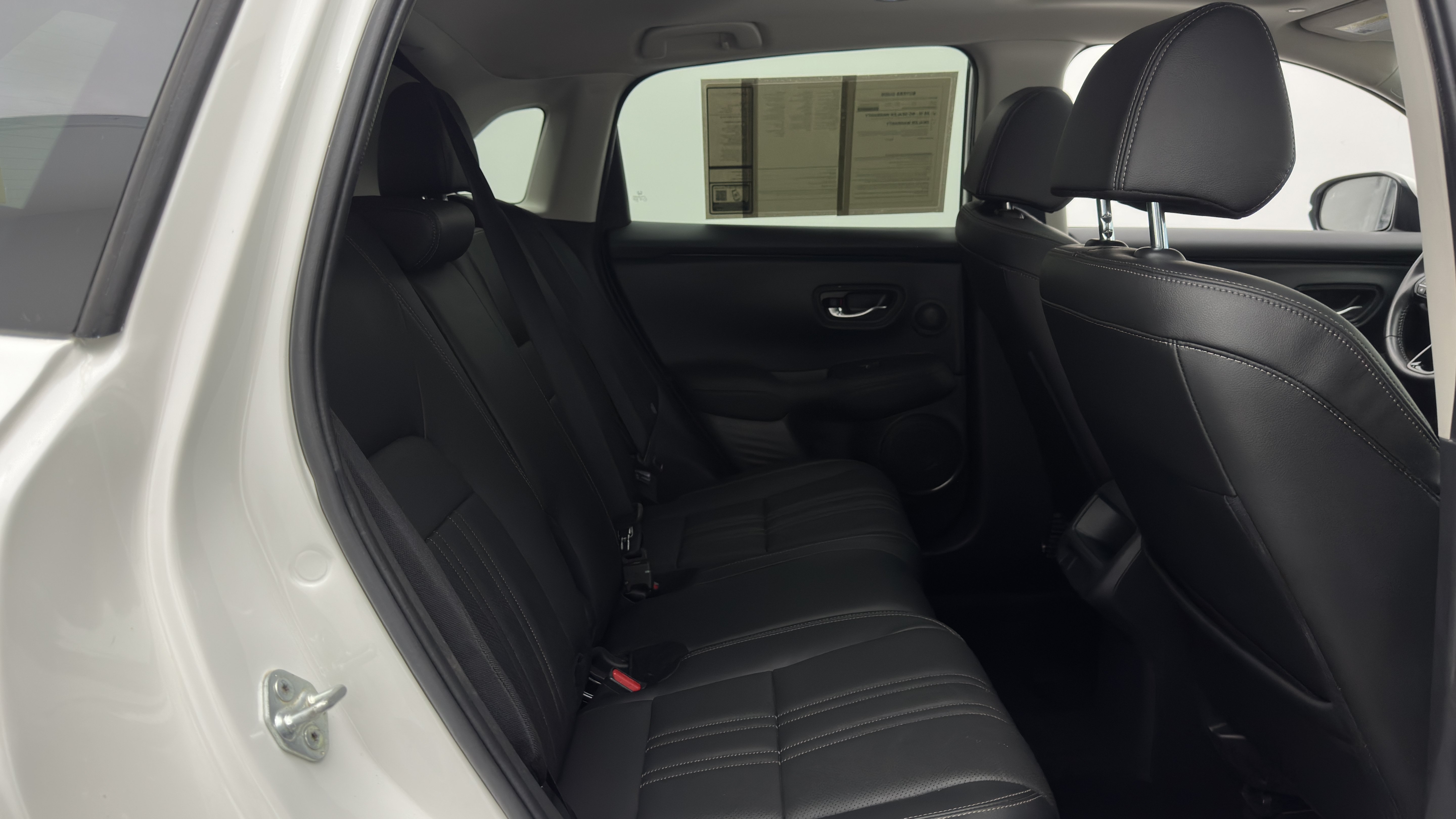 Used 2025 Honda HR-V EX-L image 34