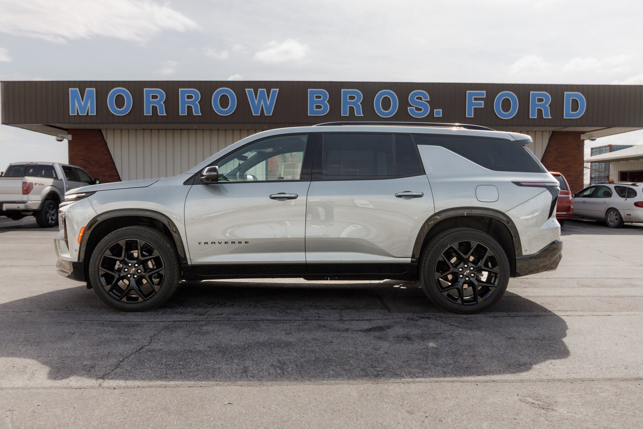 Used 2025 Chevrolet Traverse RS AWD/4WD image 3