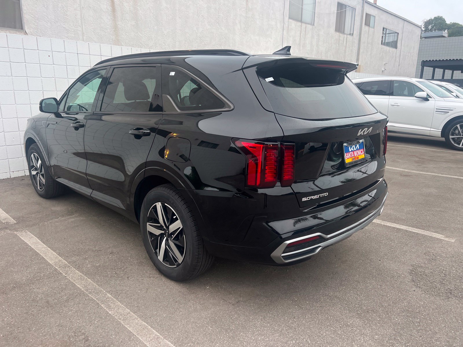 Used 2023 Kia Sorento S w/ Panoramic Sunroof Package FWD image 3