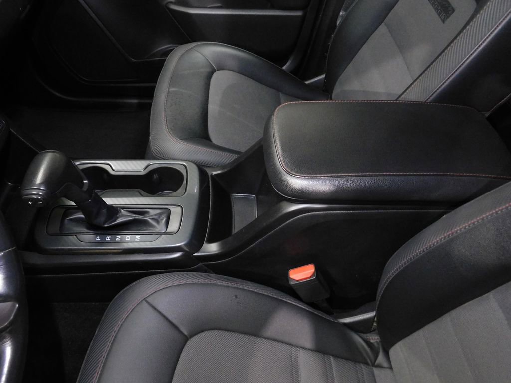 Used 2016 GMC Canyon SLE w/ All Terrain Package image 38