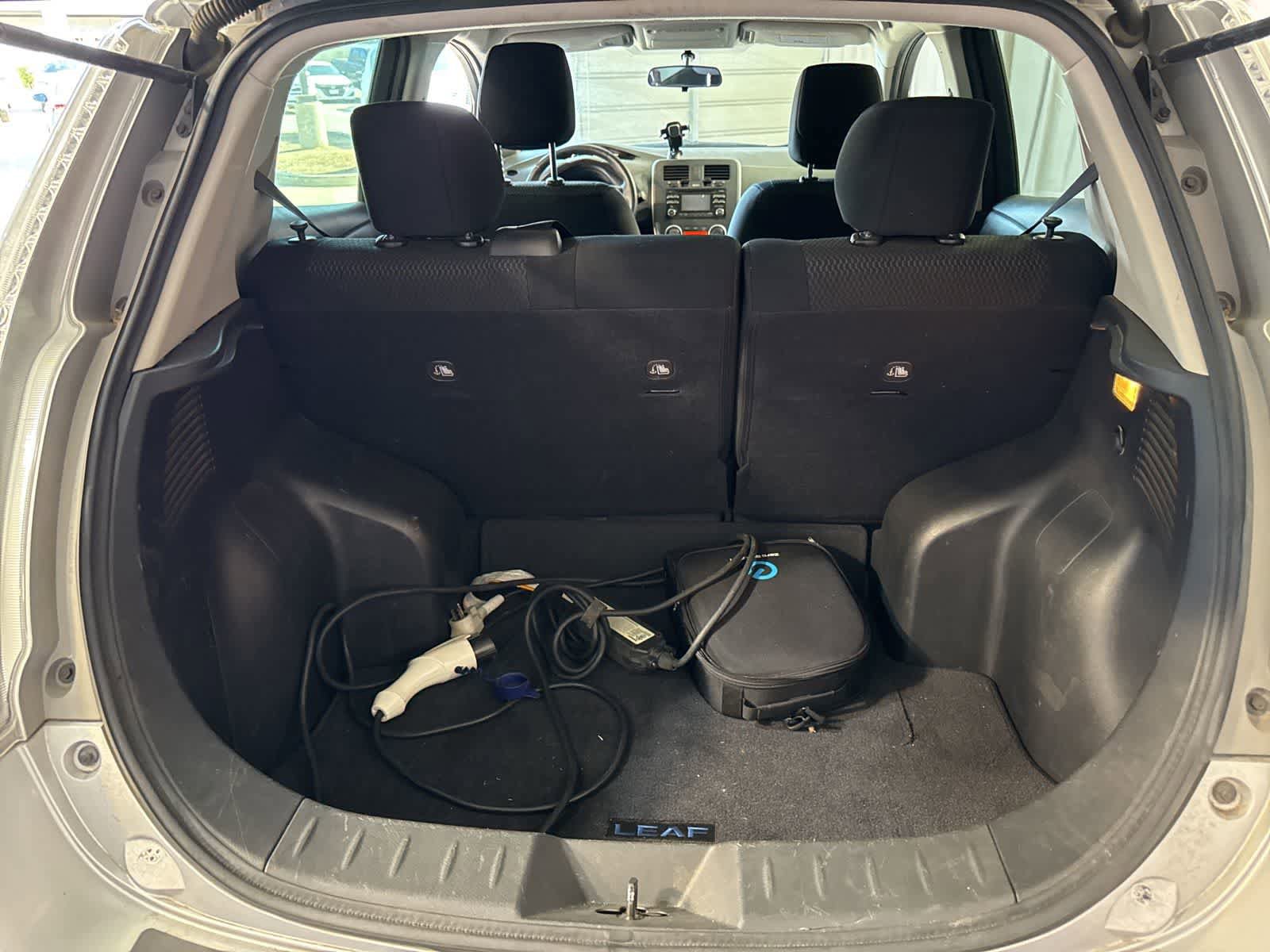 Used 2015 Nissan Leaf S FWD image 12