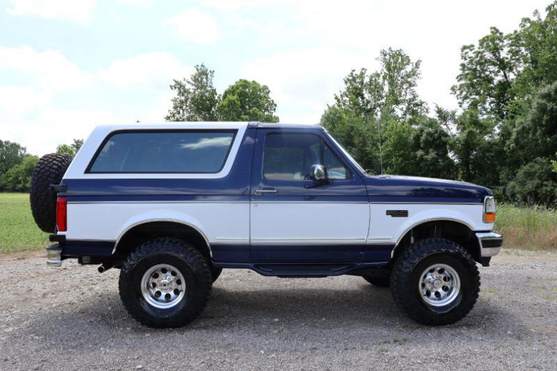 Used 1994 Ford Bronco XLT AWD/4WD image 5