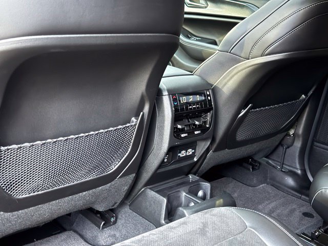 Used 2025 Jeep Grand Cherokee L Altitude RWD image 28
