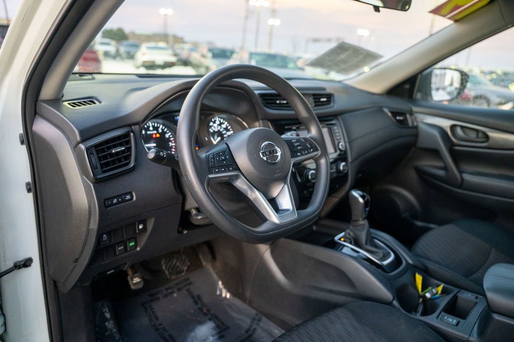 Used 2019 Nissan Rogue SV image 20