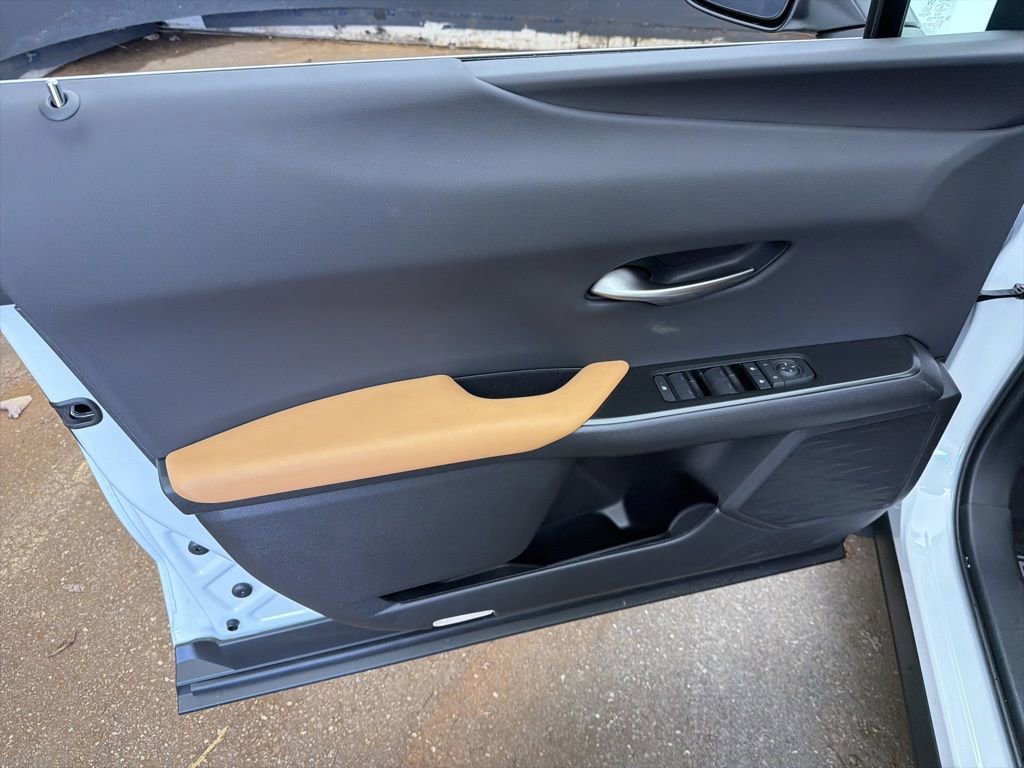 New 2026 Lexus UX 300h AWD image 9