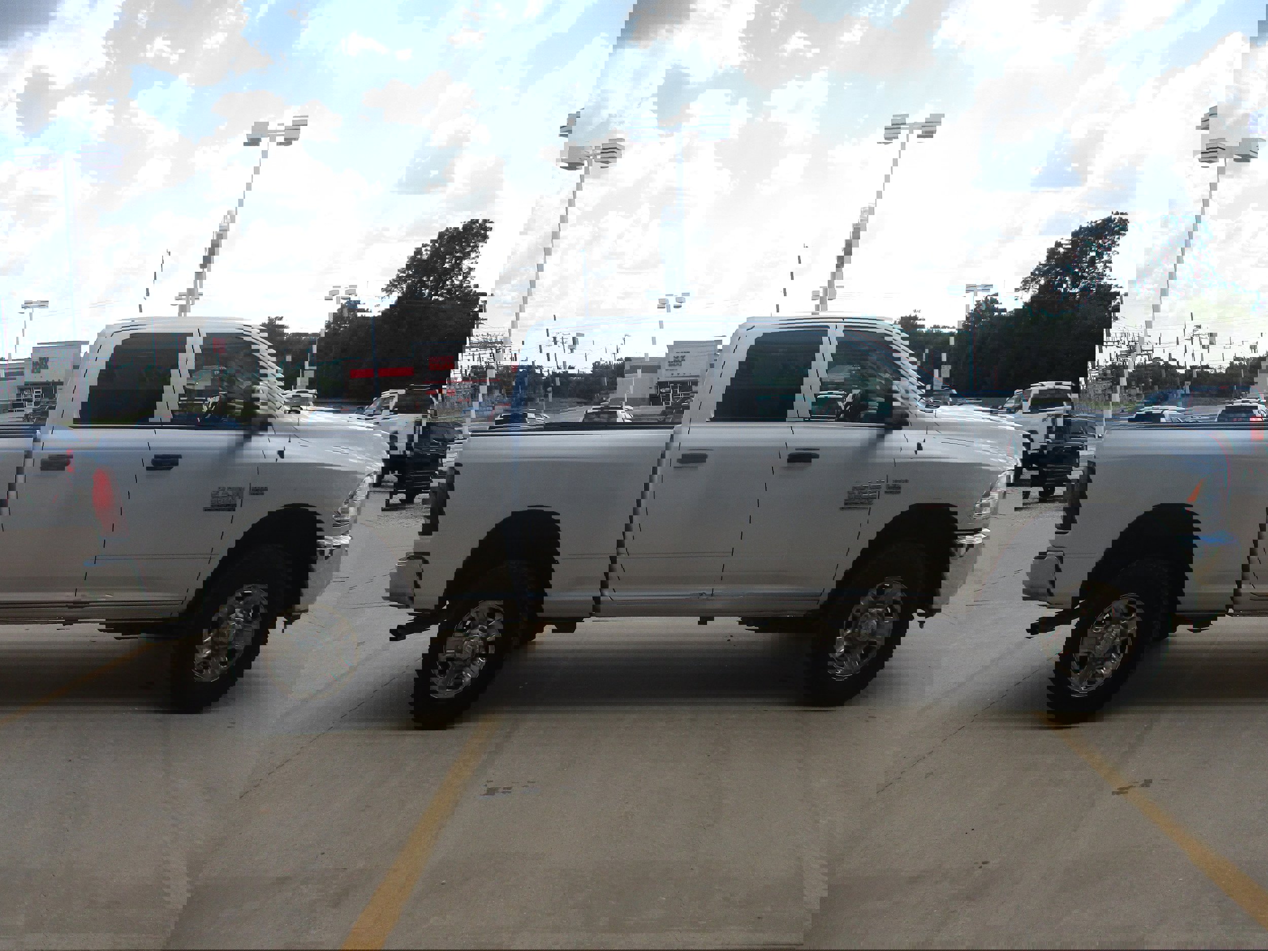 Used 2018 RAM 2500 Tradesman w/ Chrome Appearance Group image 8