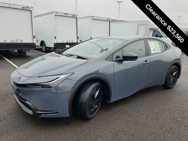 Used 2024 Toyota Prius LE image 3