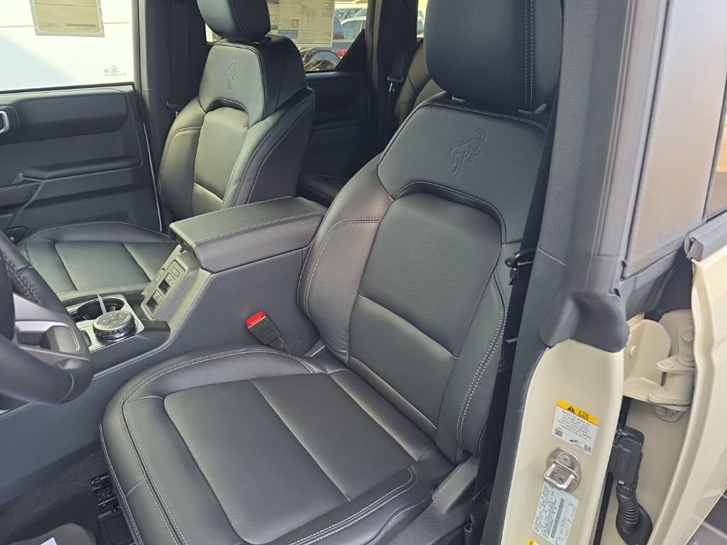New 2025 Ford Bronco Outer Banks w/ Sasquatch Package image 12