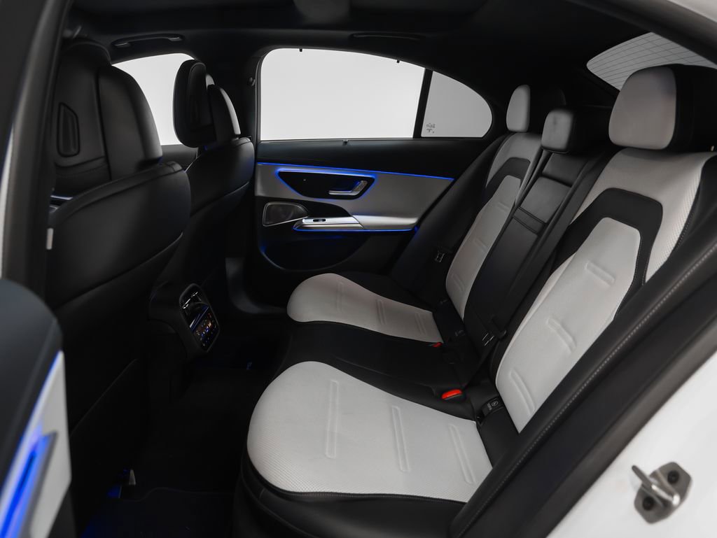 Used 2025 Mercedes-Benz E 53 AMG e 4MATIC Sedan image 70