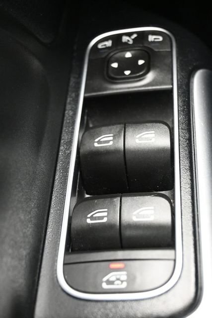 Used 2025 Mercedes-Benz GLA 250 image 24